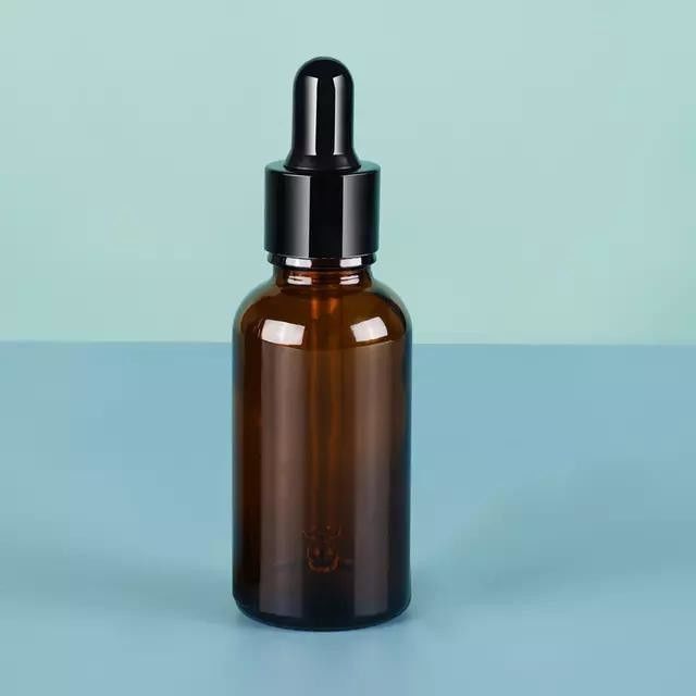 Soro de maquiagem de luxo personalizado para cuidados com a pele Uso de óleo essencial amarelo branco vazio Garrafas de gotejamento com pipeta